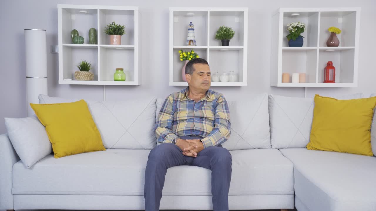 혼자 집에 있는 슬픈  ⁇ 은이