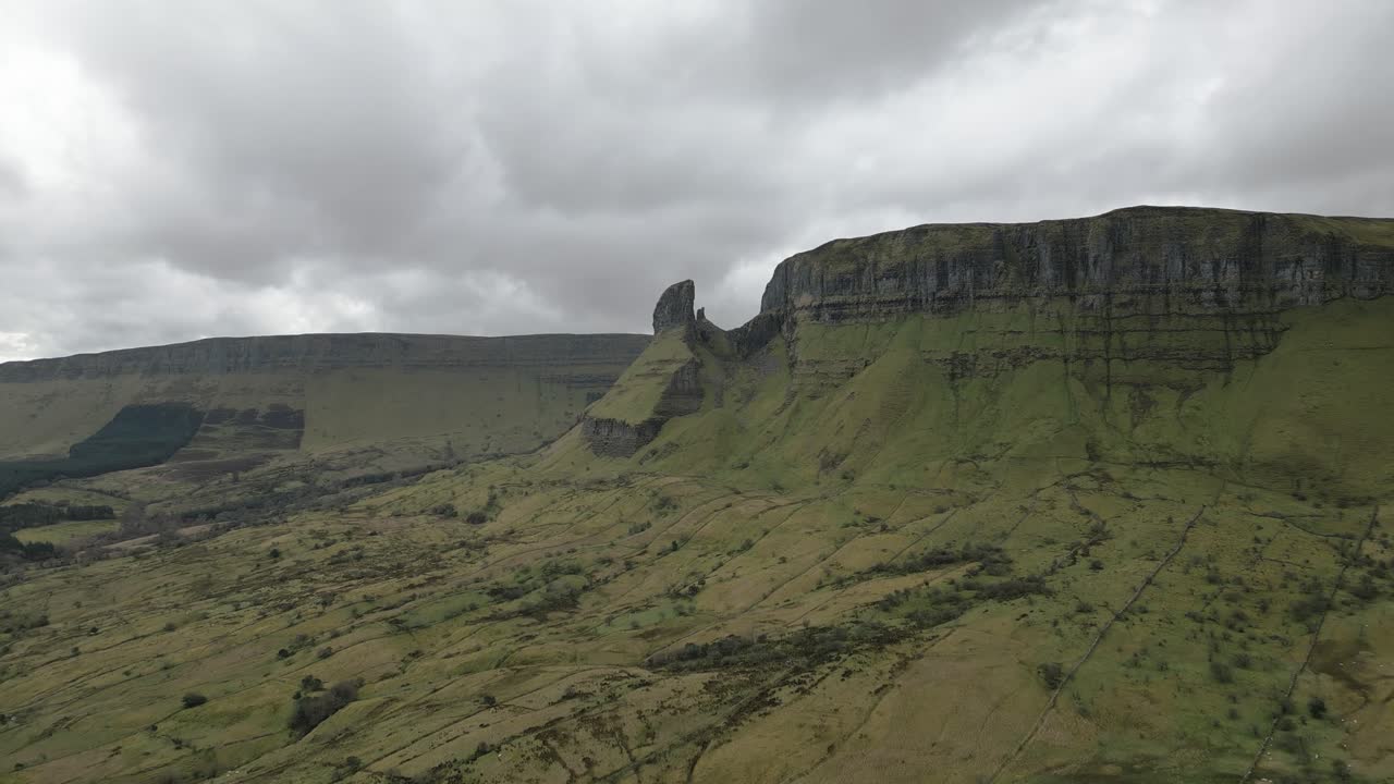 las águilas de roca 4k fotografía aérea cinematográfica - co