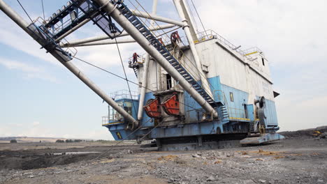 excavadora de rueda de cubo grande en mina a cielo abierto