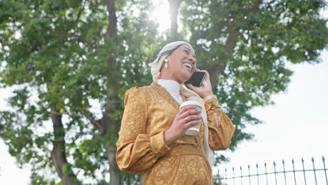 Telefonanruf,-Park-Und-Geschäftsfrau-Networking