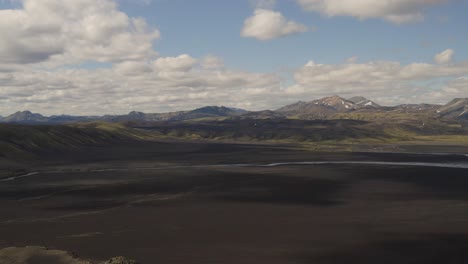 Malerische-Landschaft-Rund-Um-Maelifellssandur-In-Südisland---Seitlich-Aus-Der-Luft