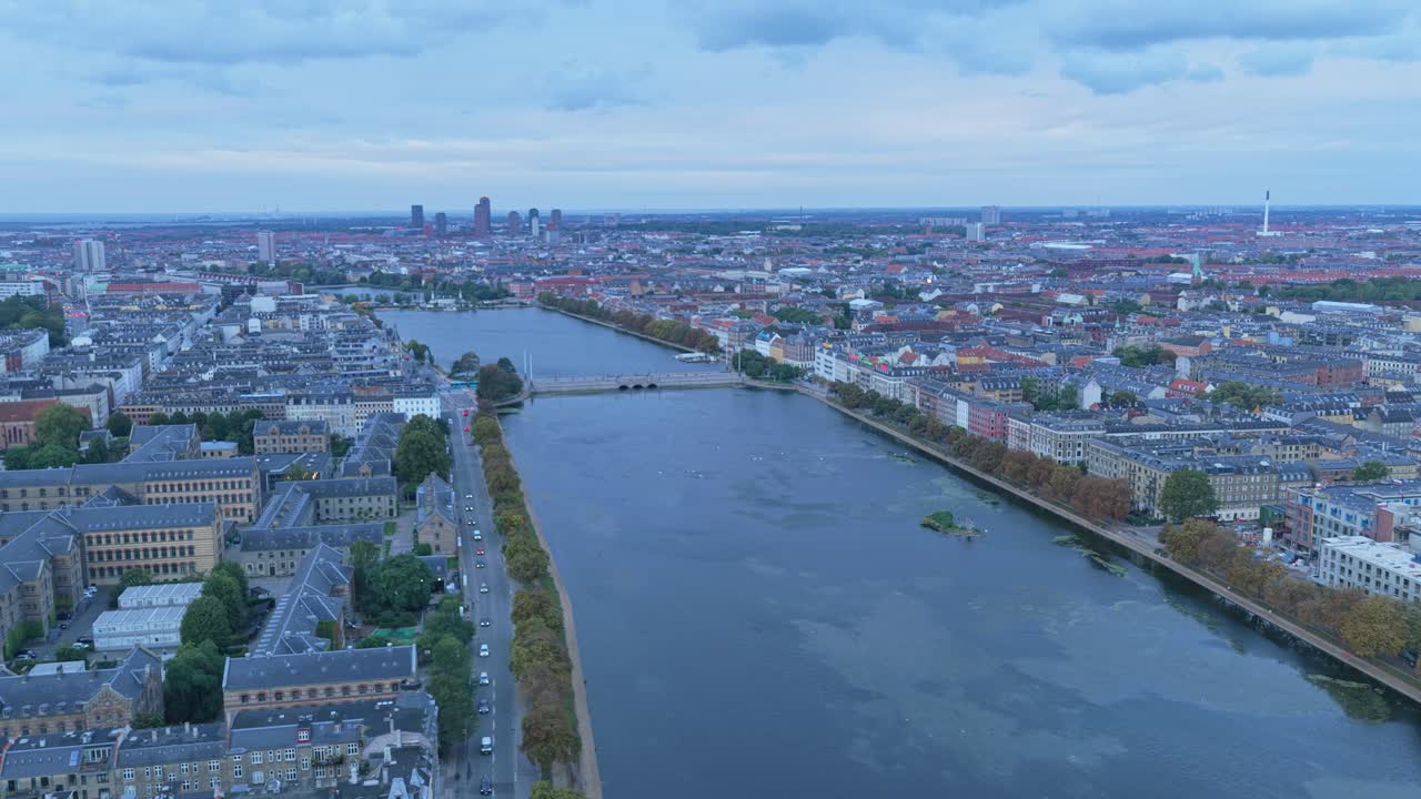 Panorama mattutino dall'alto del centro di Copenaghen, Danimarca