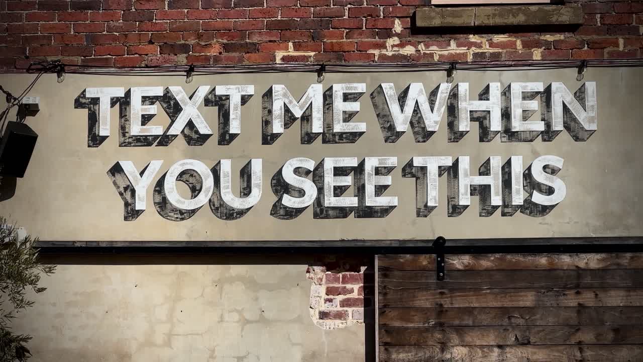 이 빈티지 레트로 인쇄 벽과 술집 좌석 지역 클로즈업