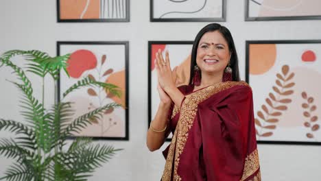 indian woman cheering