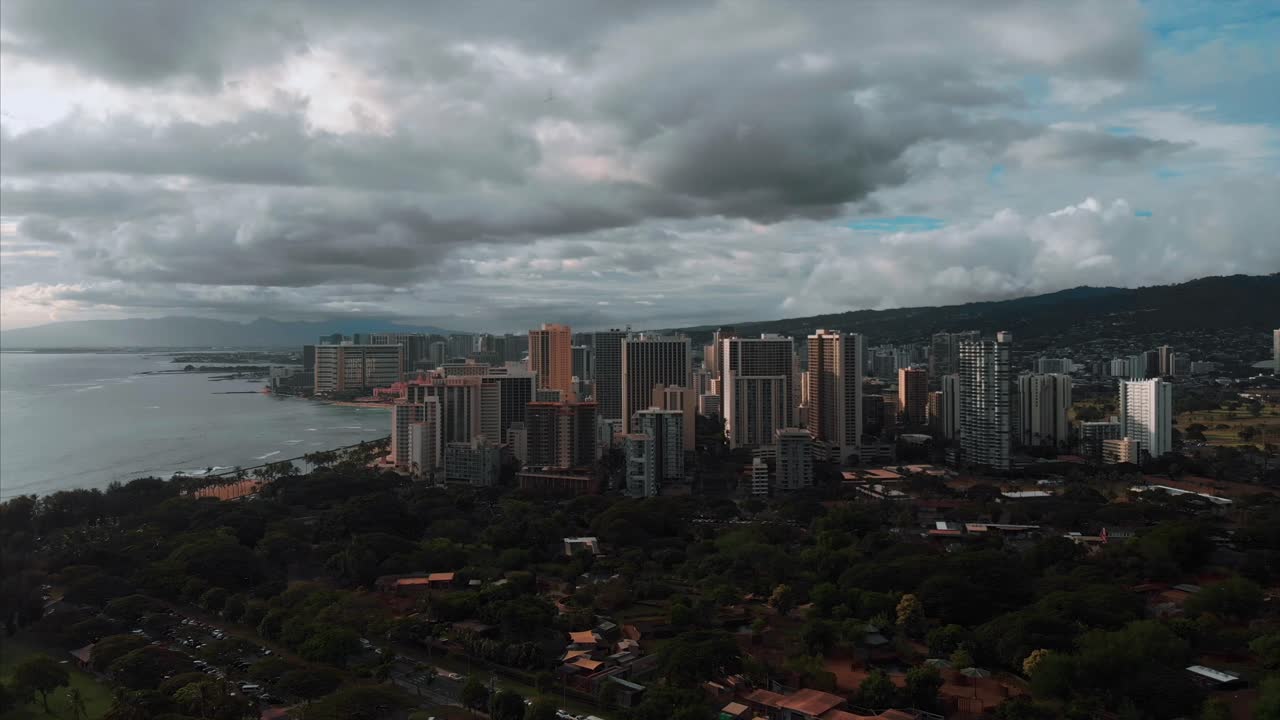 imágenes aéreas de drones de honolulu, hawaii