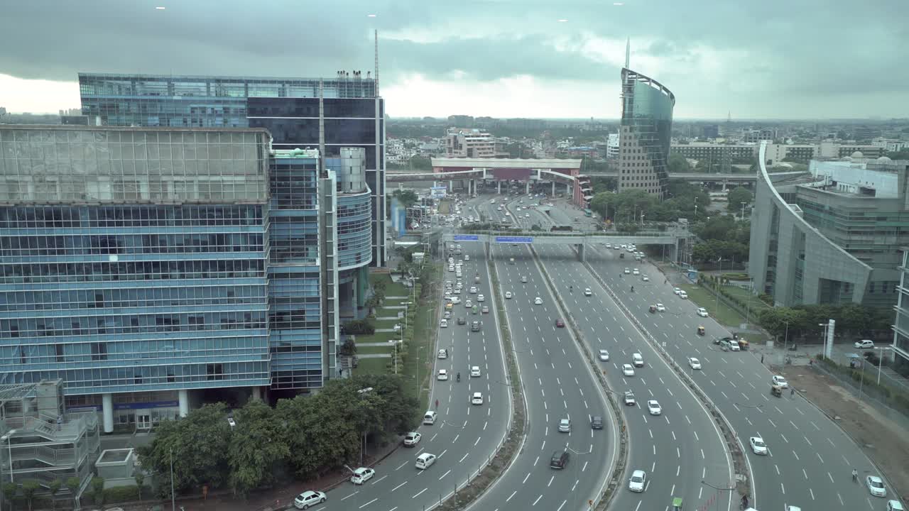 extremadamente amplia vista de la bulliciosa ciudad de gurgaon en haryana con infraestructura de clase mundial que alberga el quién es quién del mundo y el mayor mnc en todos los campos