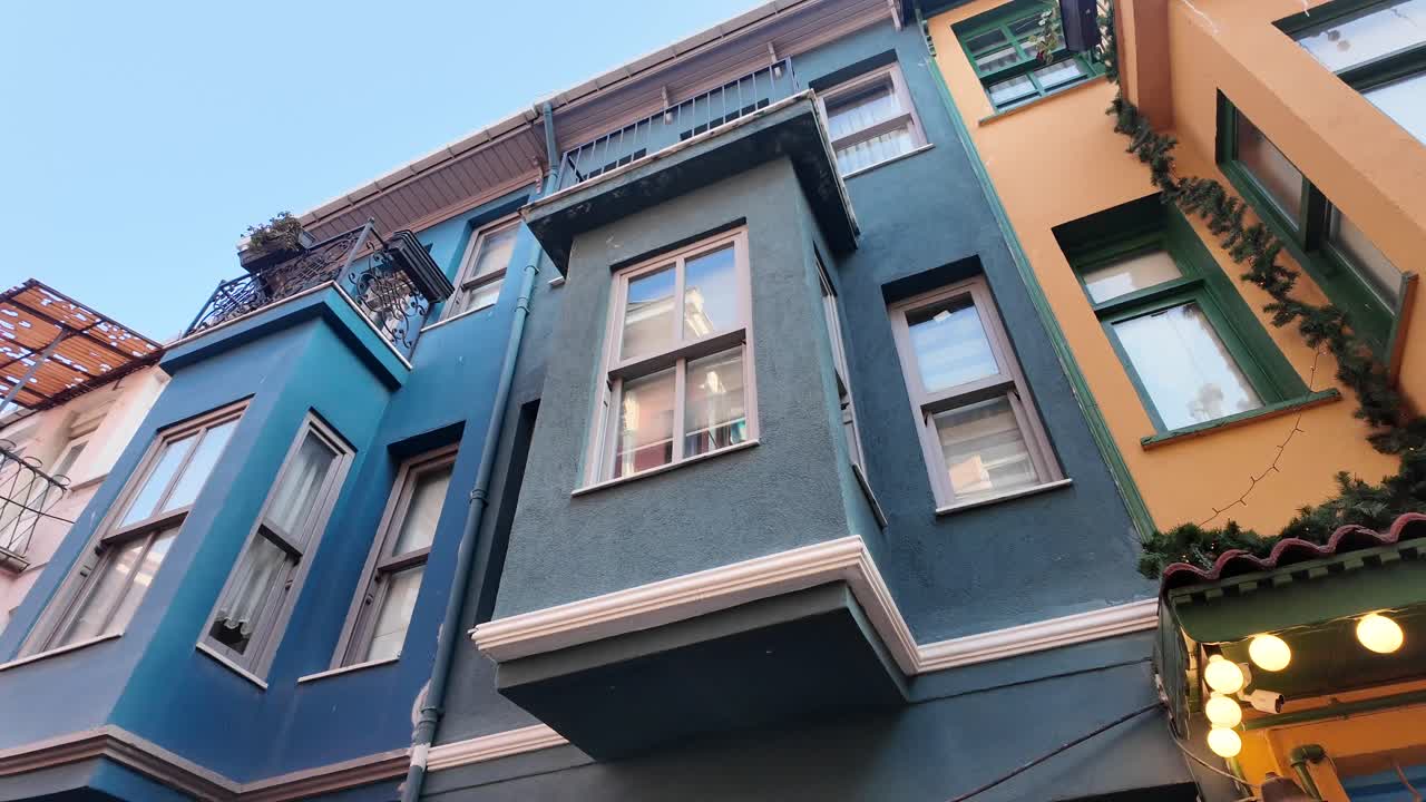 유럽 도시 의 다채로운 건물 들