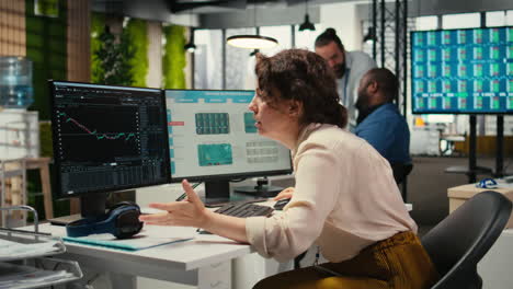 vertical video frustrated businesswoman struggling with a stock crash downtrend