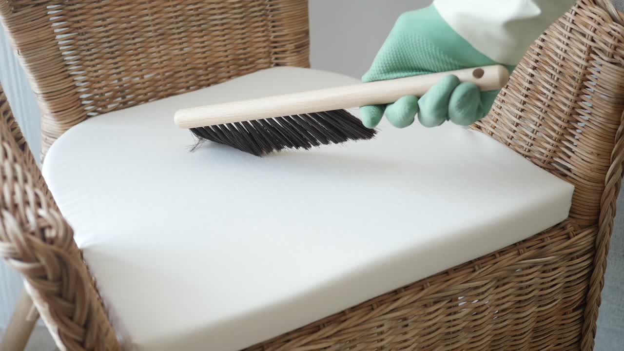 Cleaning a wicker chair