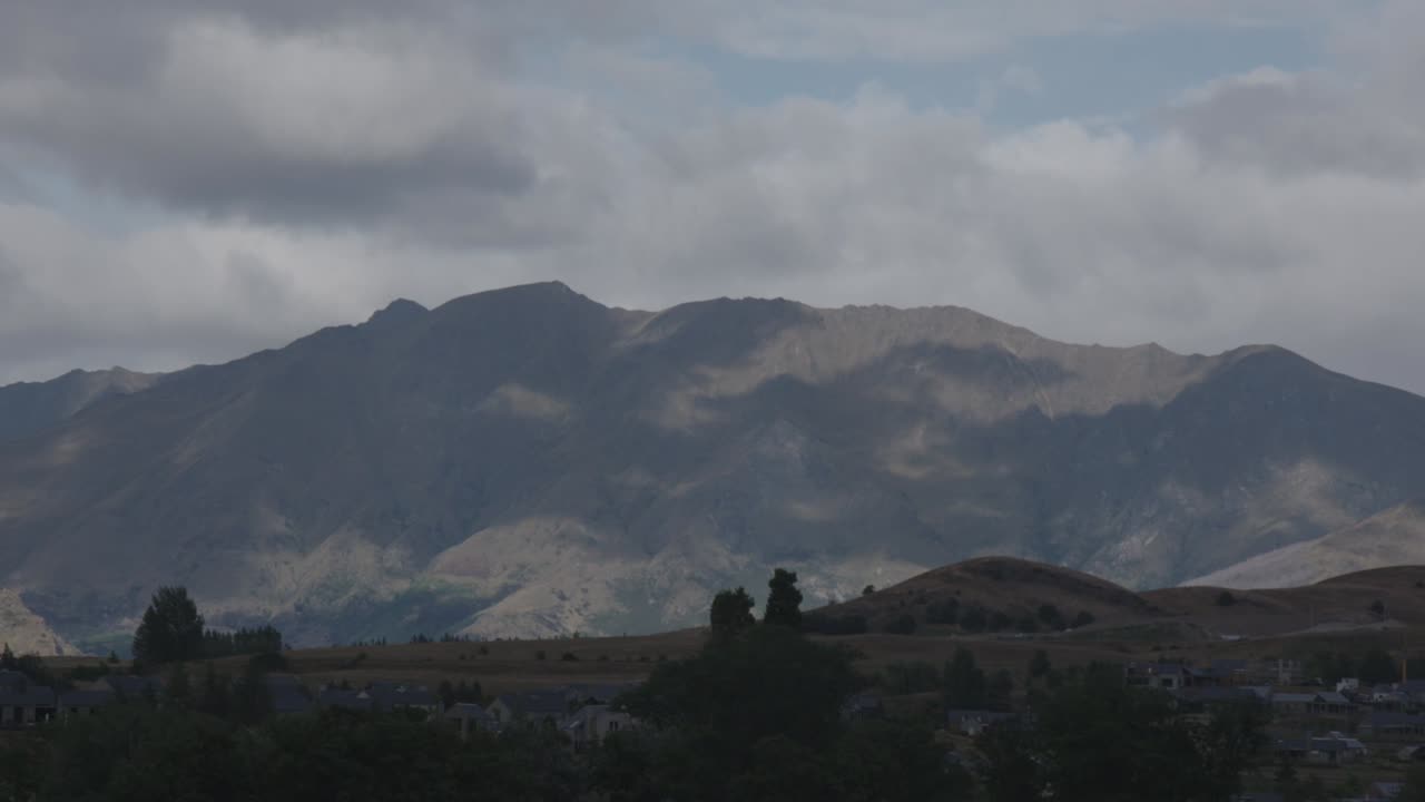 아름다운 풍경. 들판과 산