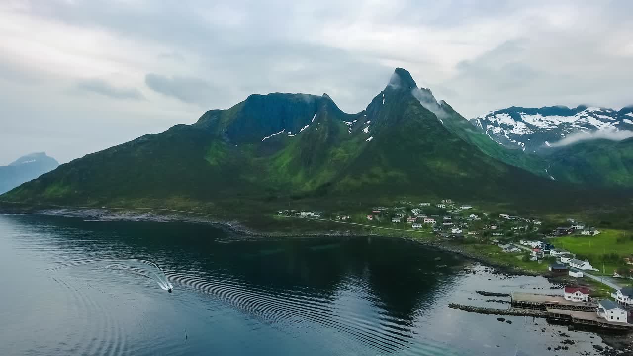 Mefjordvær, isola di Senja. Splendido paesaggio naturale norvegese, Mefjord