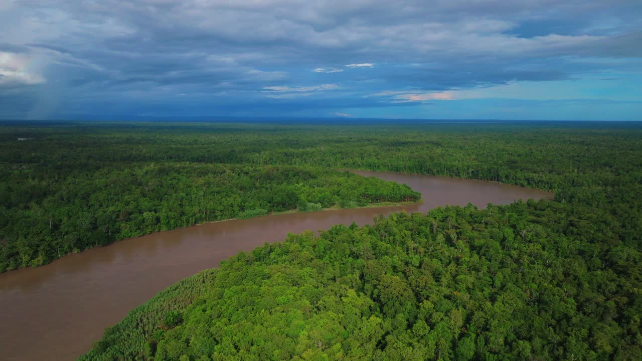 Purari Wame River landscape Gulf Province Papua New Guinea PNG Papua Niugini aerial drone Karurua Ara'ava Village Kapuna Hospital sunny afternoon clouds blue sky Baimuru Gulf Delta wetlands forward up