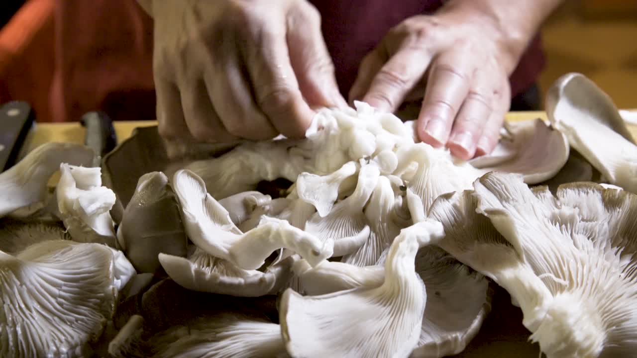 Preparing oyster mushrooms