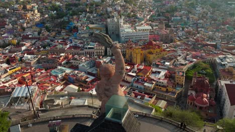drone orbit: el pipila statue in guanajuato city