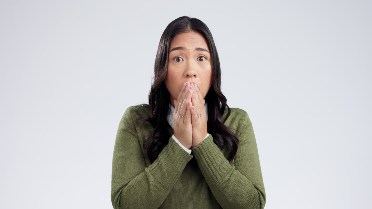 와우, wtf와 스튜디오에서 여자 얼굴에 손을