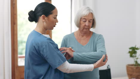 enfermera, paciente y rehabilitación por lesiones