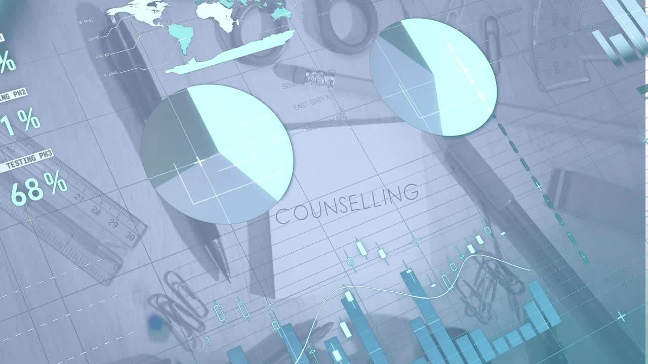 디지털 인포그래픽 인터페이스의 애니메이션은 테이블 위에 서류와 함께 노트북에 상담 텍스트를 통해