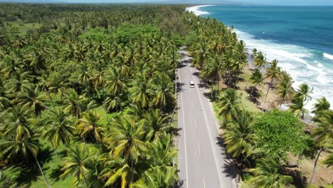 carretera costera en samaná en la república dominicana