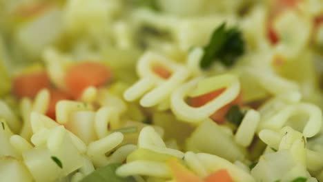 sopa de alfabeto casera en una placa giratoria (con bucle sin costuras)