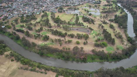 Golfplatz-Am-Ufer-Des-Albert-River