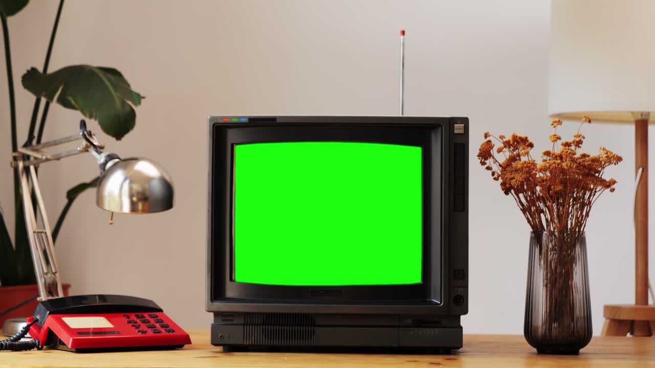 레트로 tv, 노스탈기적인 설정으로 빈티지 tv, 레트로 tv는 화면에 곡물을 표시합니다, 무서운 할로윈 밤 장치, 크로마 키 및 그린 스크린에 좋습니다.