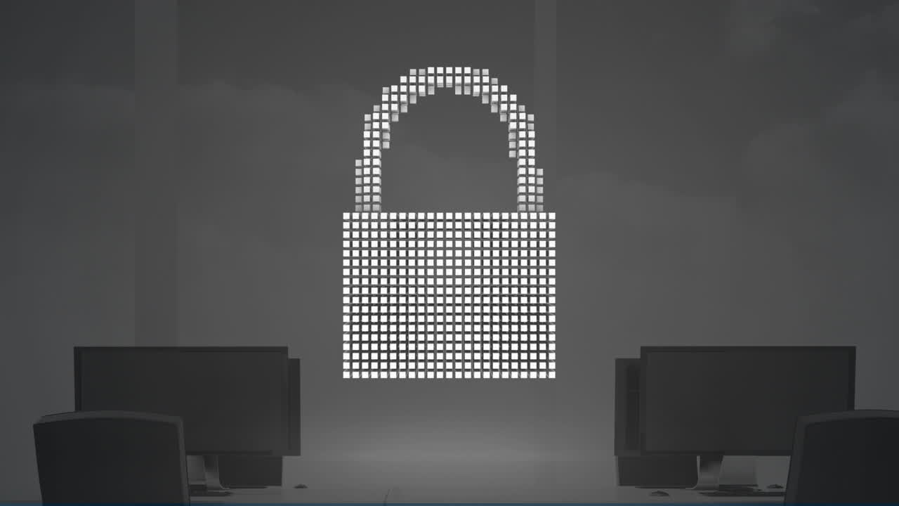 animación de candado digital y nube sobre computadoras en la oficina