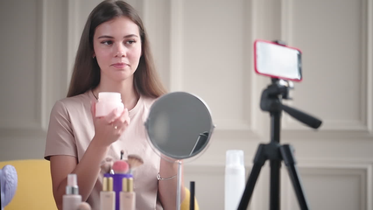 el blogger de belleza reseña una nueva crema facial