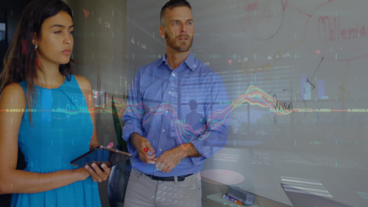 animación de gráficos financieros sobre diversos empresarios que trabajan en la oficina