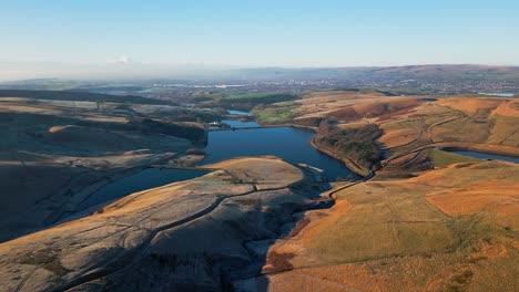 dronebeelden van saddleworth moor, engeland