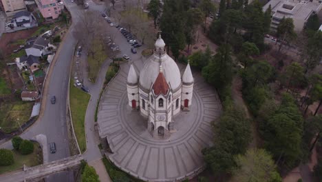 Wide-shot-of-the-Jardim-do-Sameiro-with-church-on-hill-at-Penafiel,-aerial