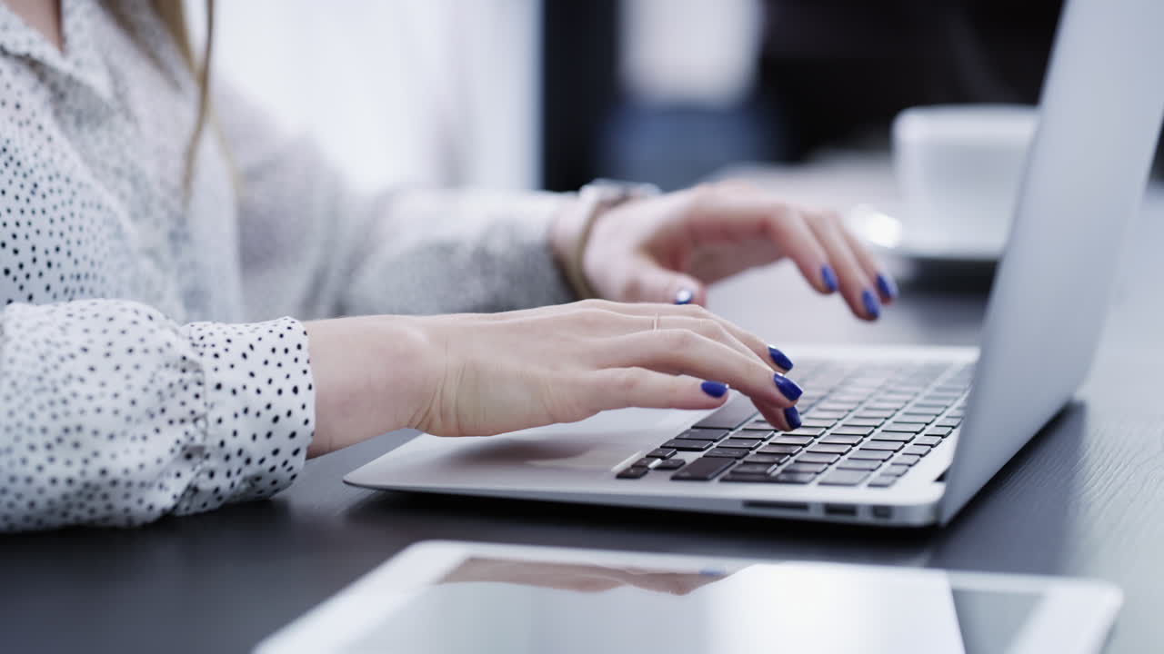 어떤 임무도 손대지 않고 남지 않습니다.