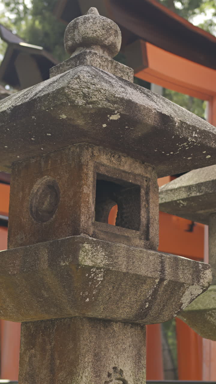 Experience the beauty of Fushimi Inari in Kyoto with stunning architecture and vibrant colors under the sunlight