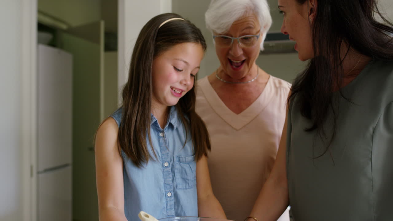 맛있는 달 ⁇ 한 과자 들 을  ⁇ 어