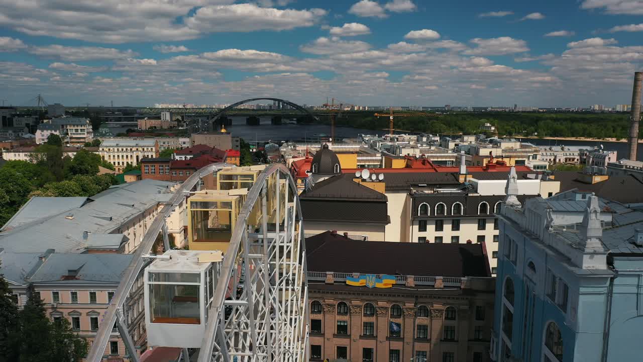 레비브 시 의 공중 풍경 과 페리스