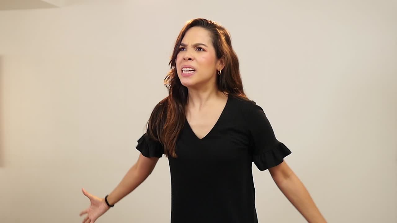 Angry woman shouting and gesturing in Slow motion