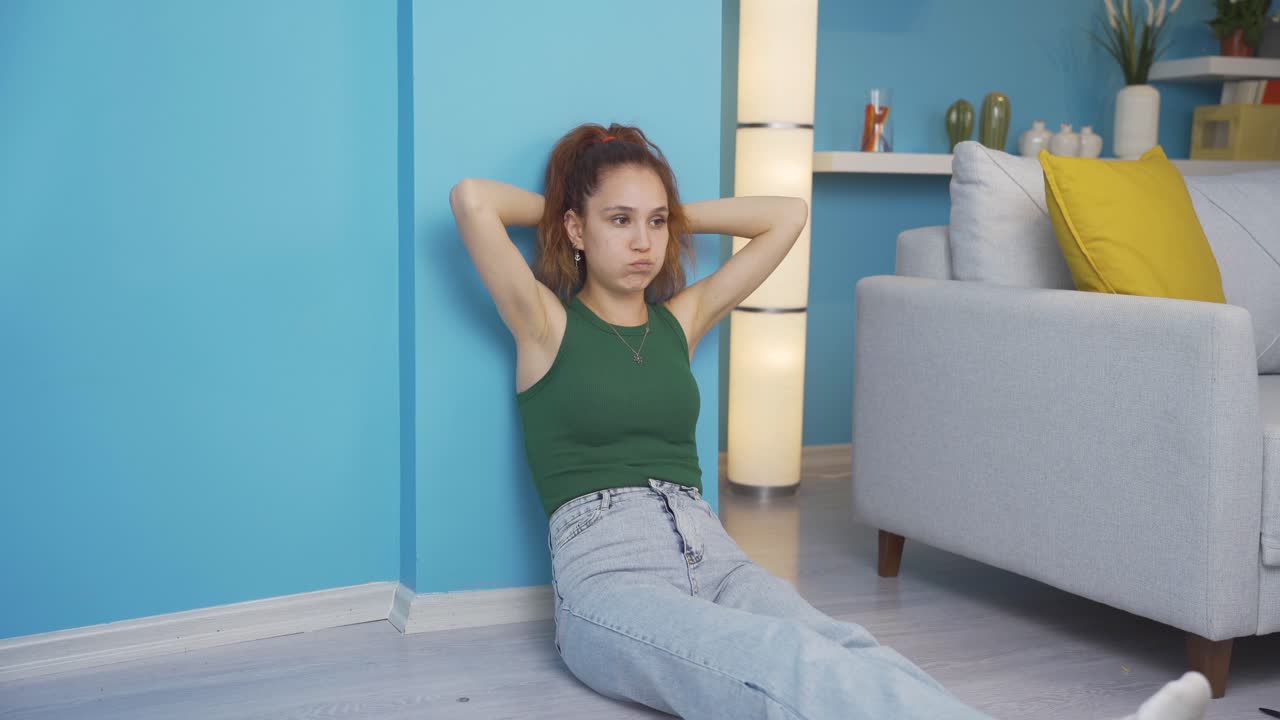 una mujer desesperada, cuidadosa.