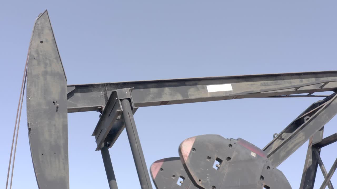 토양 굴착기 및 오일 추출