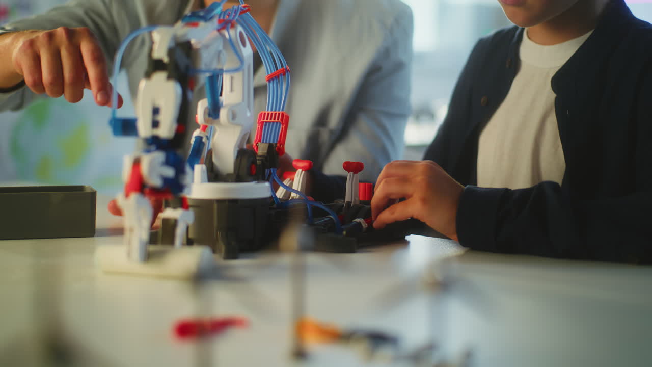 STEM education with robotic models and children