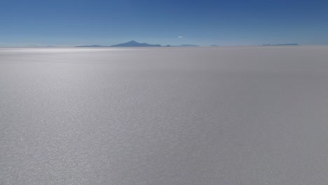 Salar-De-Uyuni,-Bolivien,-Südamerika,-Wüste,-Salzwüste,-Landschaften,-Luftaufnahme,-Drohnenansicht,-Berge