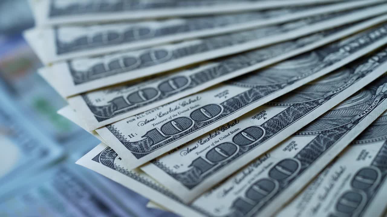 billetes de cien dólares