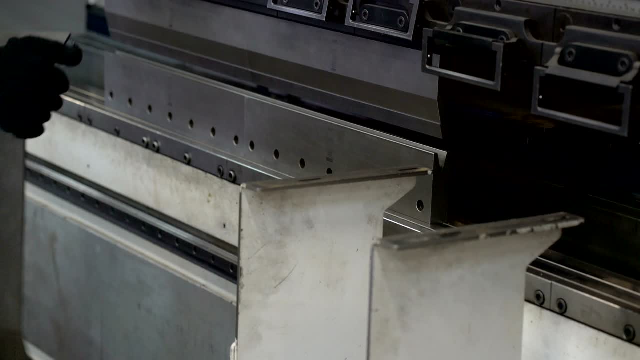 máquina para doblar metales