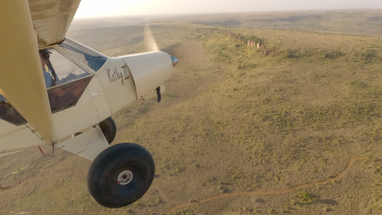 Hyperlapse aereo grandangolare da velivolo leggero.