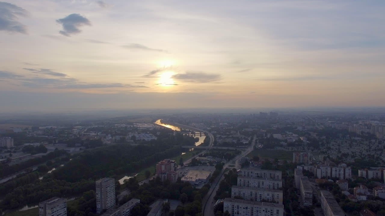 유럽에서 가장 오래된 도시 중 하나인 플로브디프 시 상공 비행