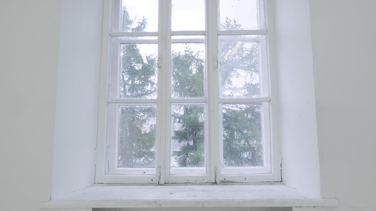 창문이 있는  방