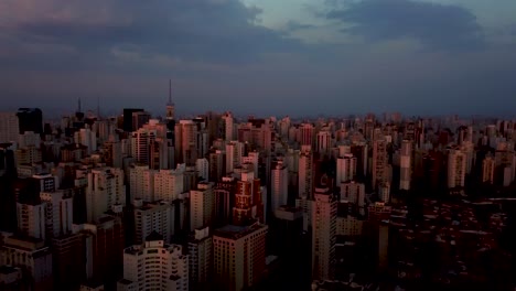 Pink-sky-and-beautiful-city-panorama-in-sunset,-Sao-Paolo-Brazil