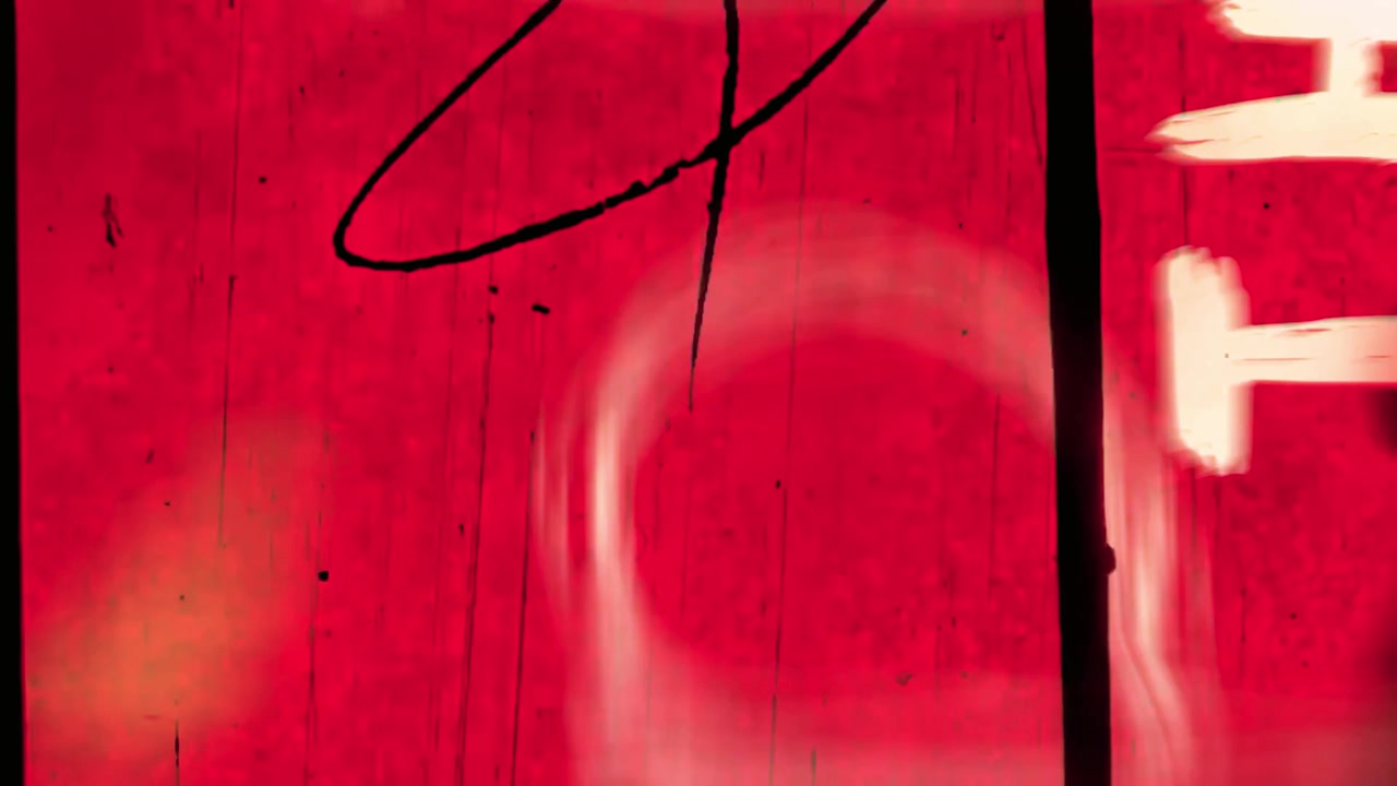 Sovrapposizione di texture film grunge rossa astratta con perdite di luce