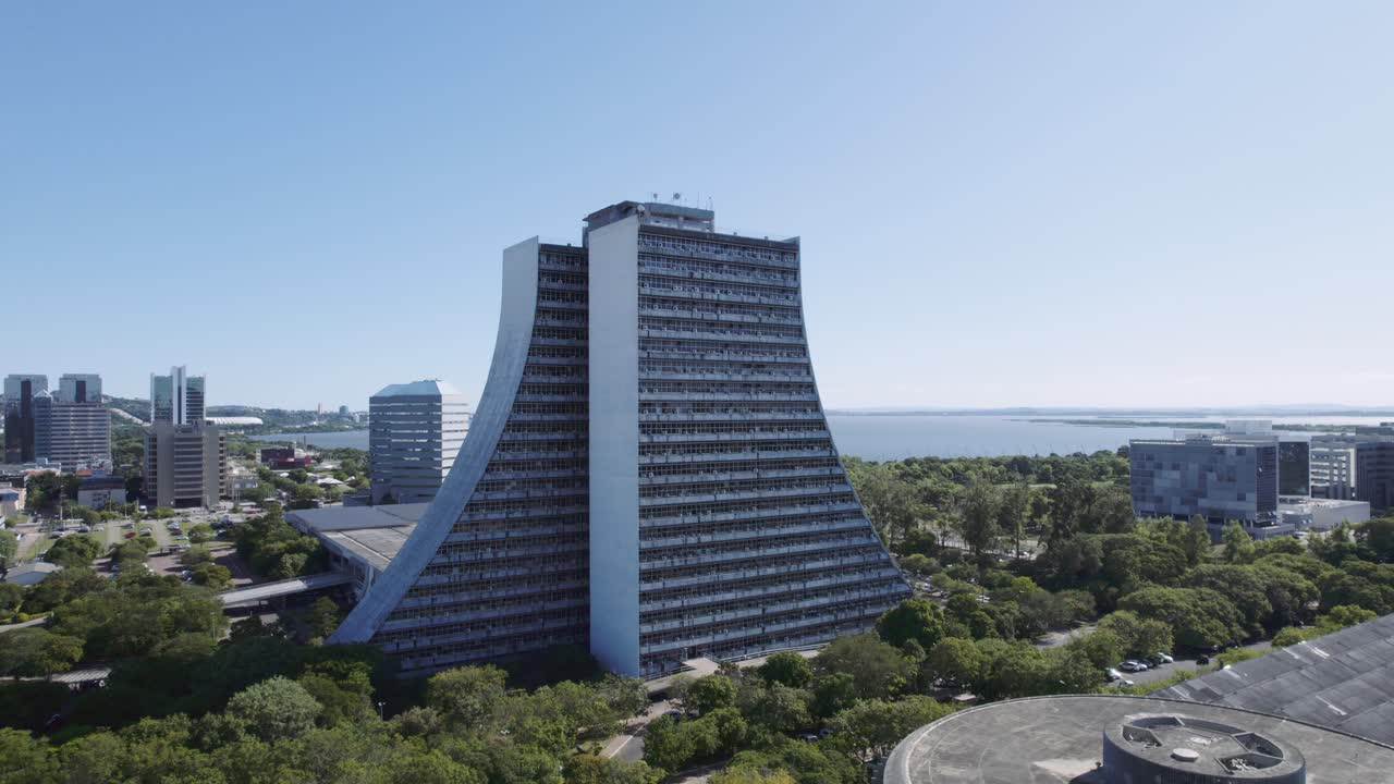 Panoramic view of the Palácio da Justiça in Porto Alegre, Brazil, an iconic piece of modern architecture