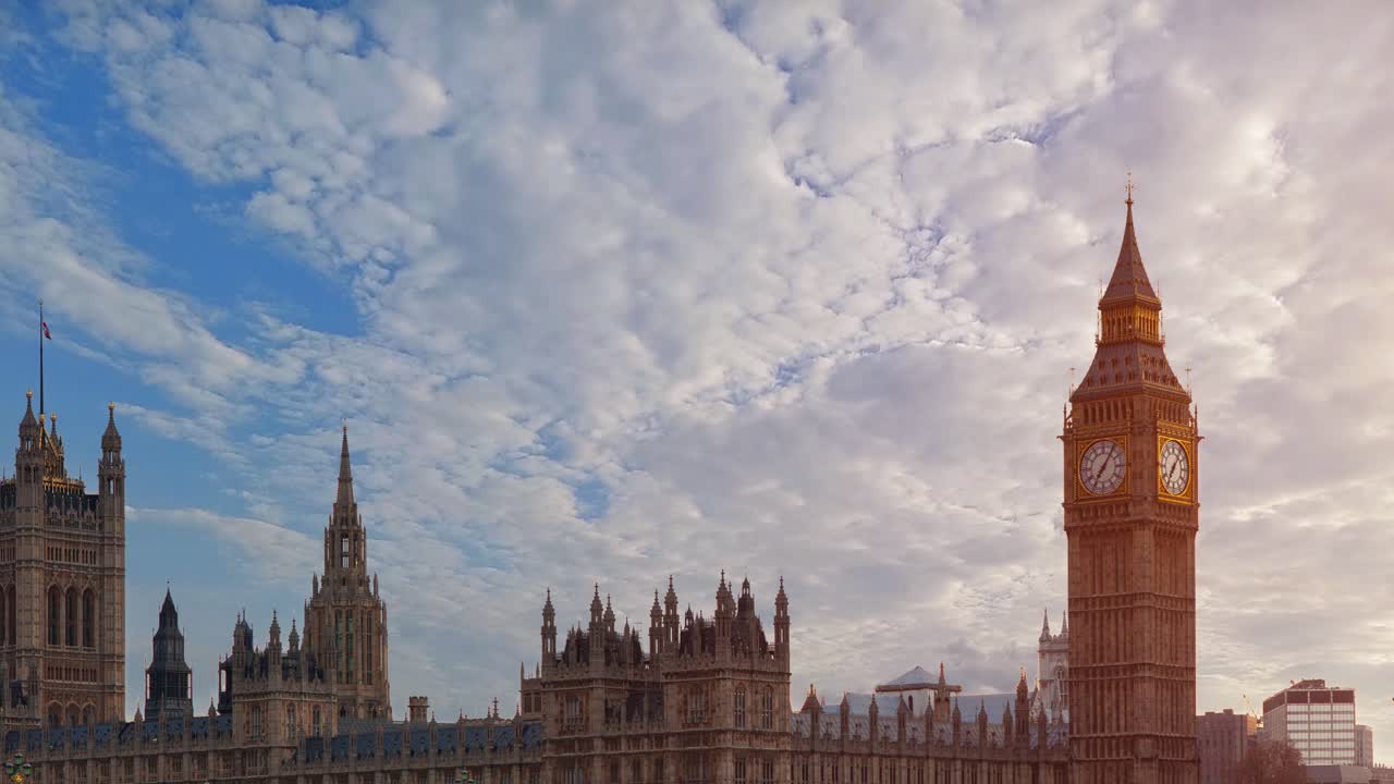 time-lapse londres: big ben y la casa del parlamento en la ciudad de westminster - encanto atemporal, icónica torre del reloj