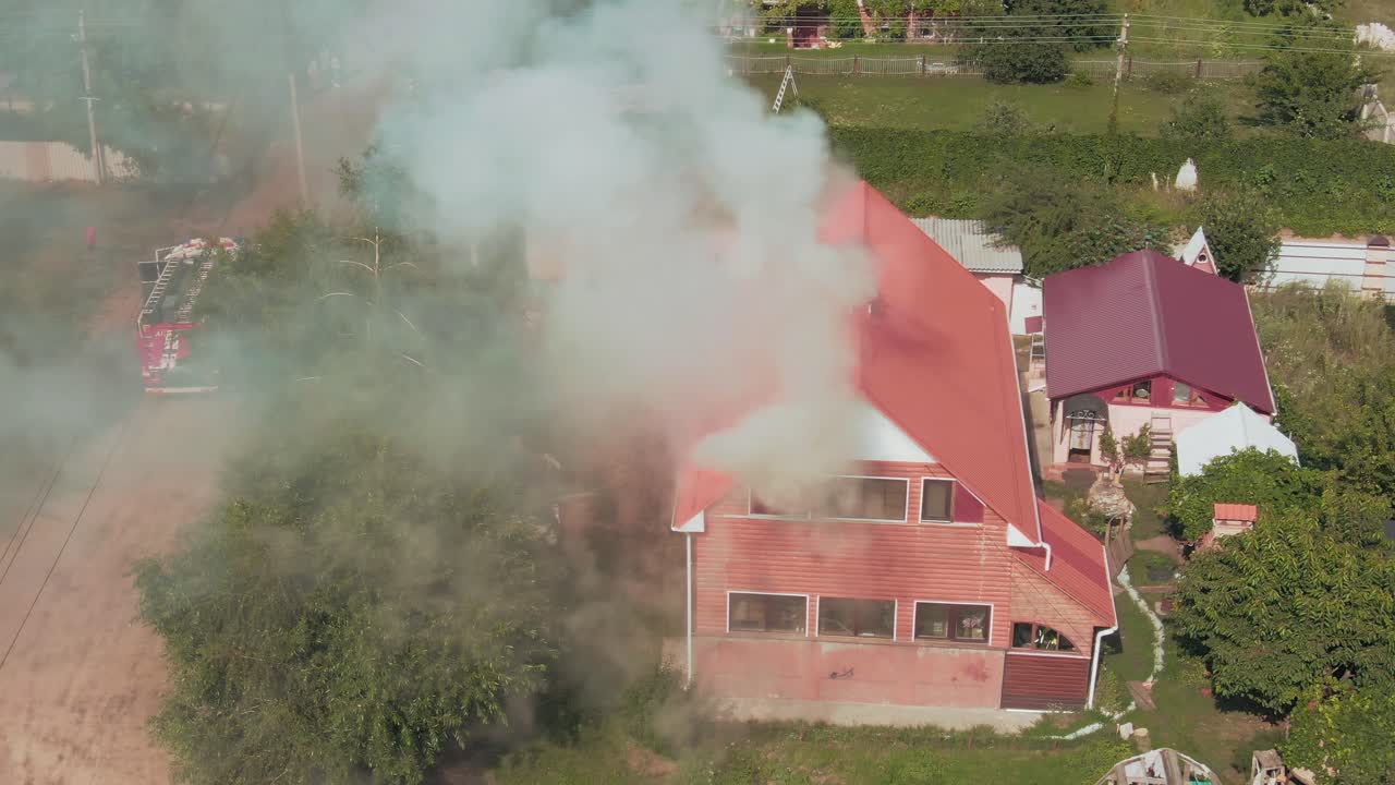 소방차와 함께 집 화재