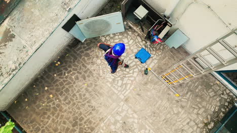 electrician putting together hvac manometers